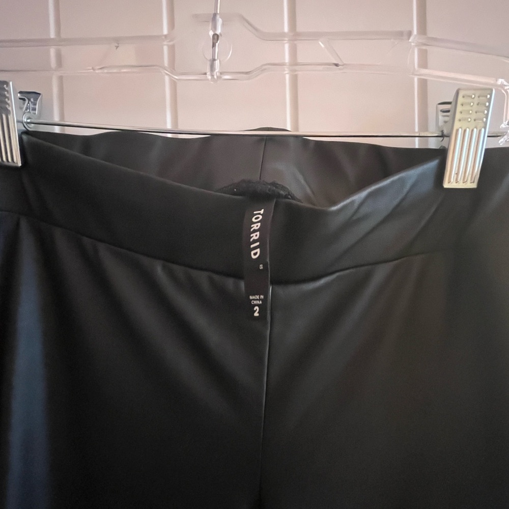 Women's Black Pants - Picture 3 of 4